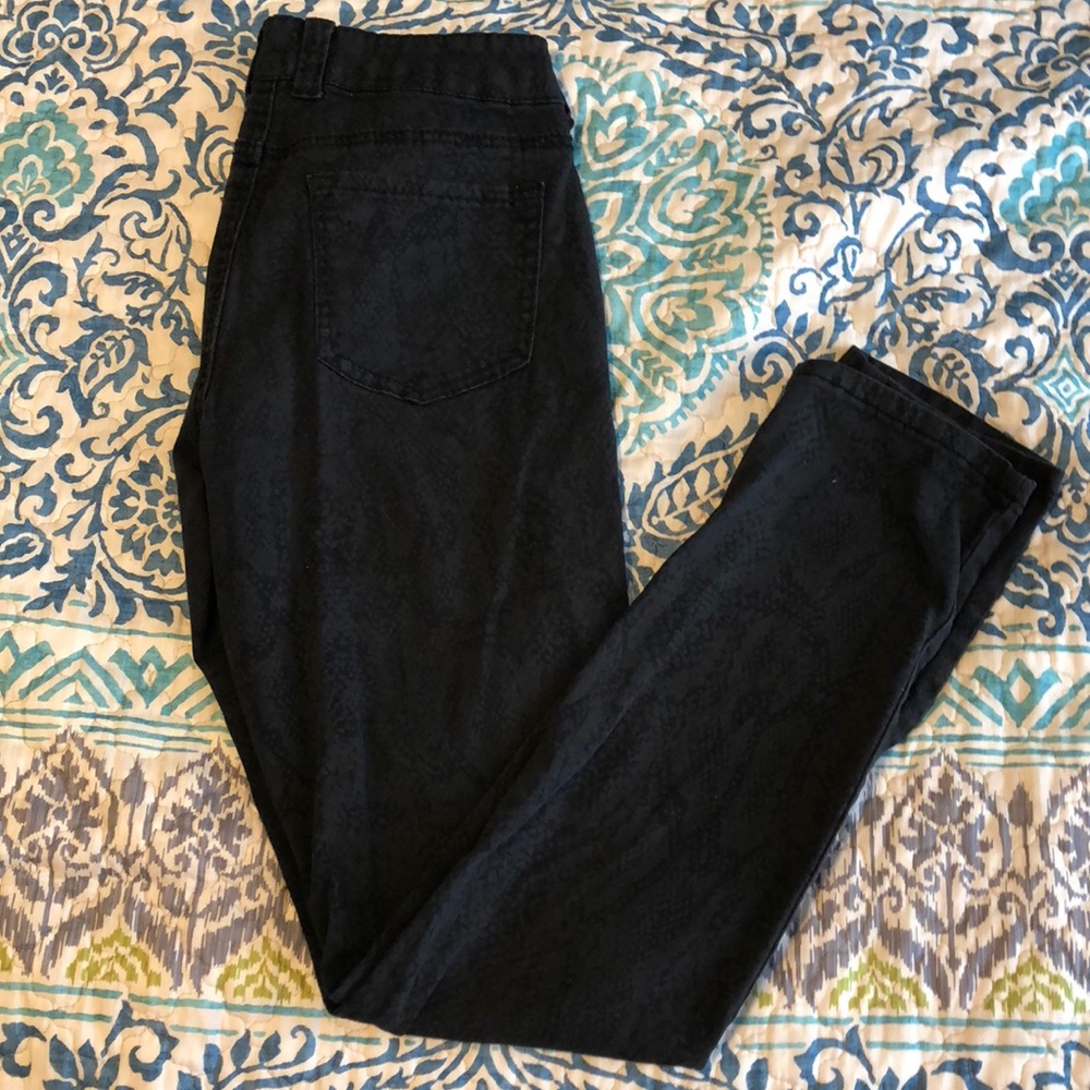 BOGO Energie black snake skin skinny pants size 9